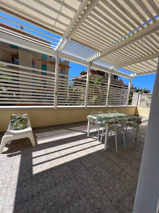 Rome, Beautiful Apartment In A Vintage Building Lido di Ostia Exterior foto