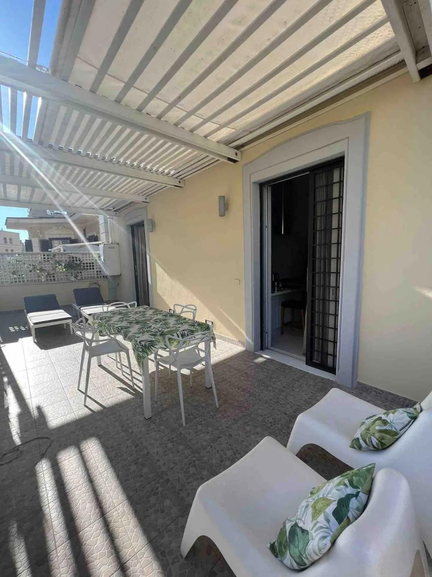 Rome, Beautiful Apartment In A Vintage Building Lido di Ostia Exterior foto